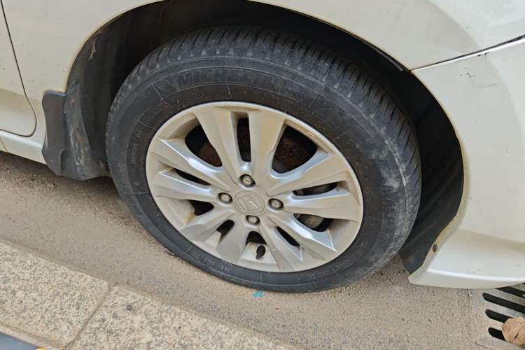 Used Honda City Classic 2014 Style 1.5L Manual Elite Edition Right Front Wheel Hub