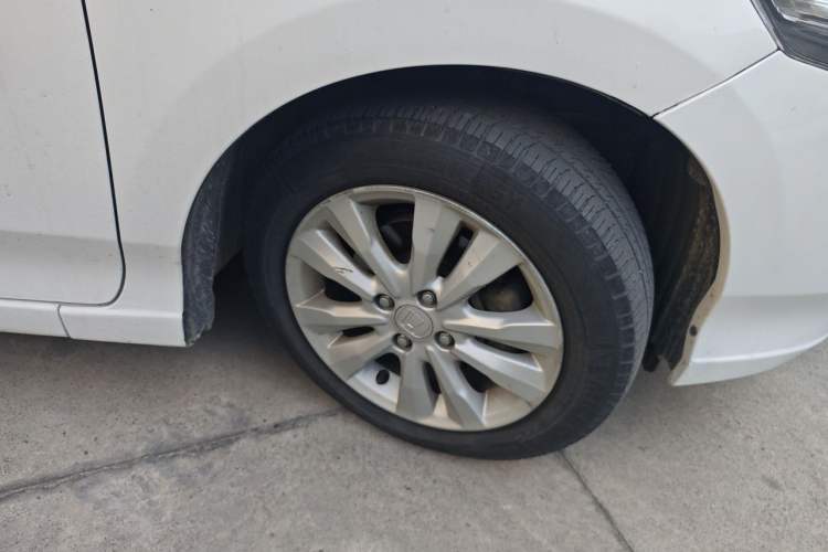 Used Honda City Classic 2014 Style 1.5L Automatic Elite Edition Right Front Wheel Hub