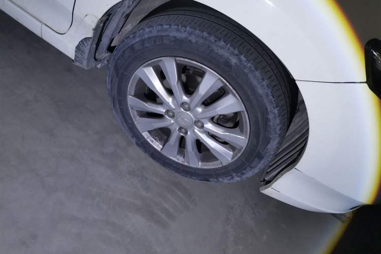 Used Honda City Classic 2014 Style 1.5L Manual Elite Edition Right Front Wheel Hub