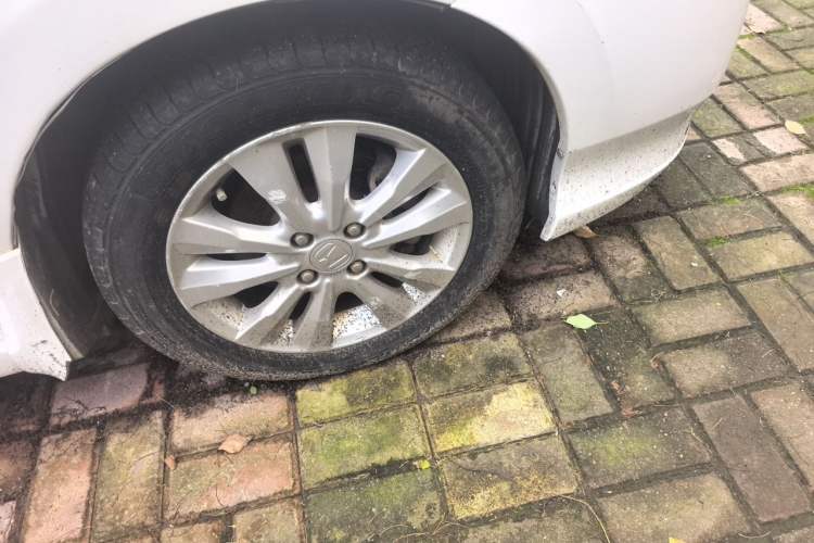 Used Honda City Classic 2014 Style 1.5L Manual Elite Edition Right Front Wheel Hub