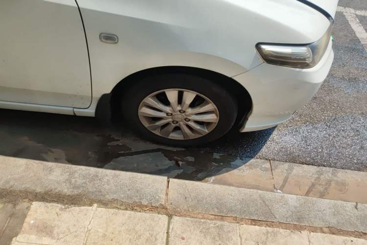 Used Honda City Classic 2014 Style 1.5L Automatic Elite Edition Right Front Wheel Hub