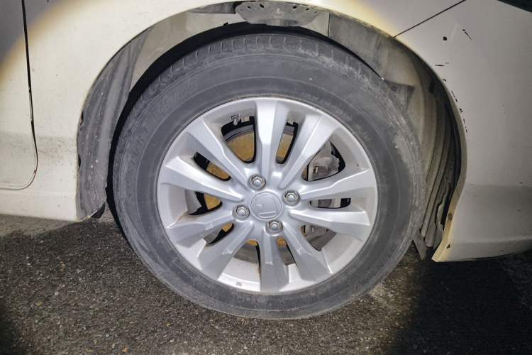 Used Honda City Classic 2014 Style 1.5L Manual Elite Edition Right Front Wheel Hub
