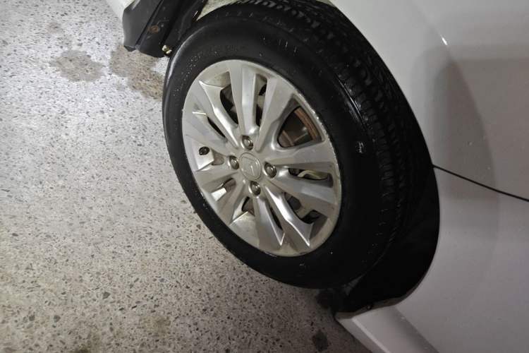 Used Honda City Classic 2014 Style 1.5L Manual Elite Edition Right Front Wheel Hub