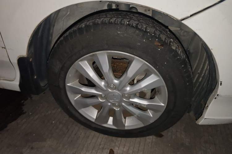 Used Honda City Classic 2014 Style 1.5L Manual Elite Edition Right Front Wheel Hub