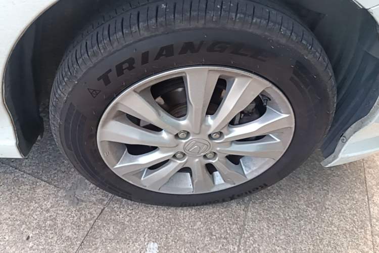 Used Honda City Classic 2014 Style 1.5L Automatic Elite Edition Right Front Wheel Hub