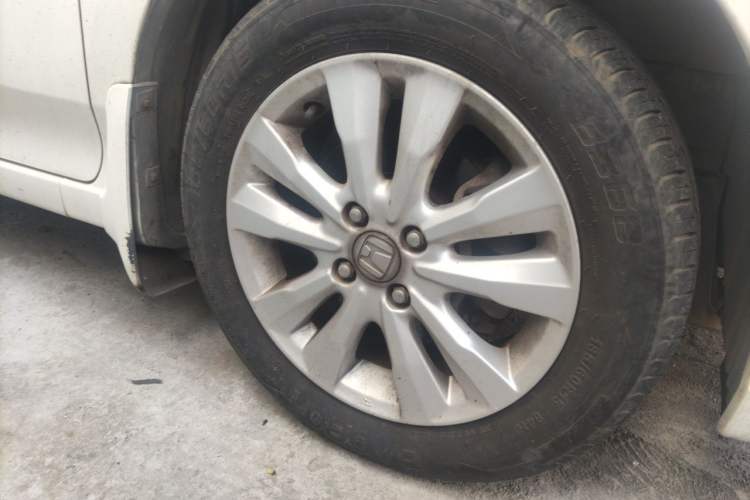 Used Honda City Classic 2014 Style 1.5L Manual Elite Edition Right Front Wheel Hub