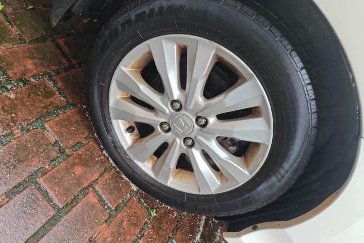 Used Honda City Classic 2014 Style 1.5L Manual Elite Edition Right Front Wheel Hub