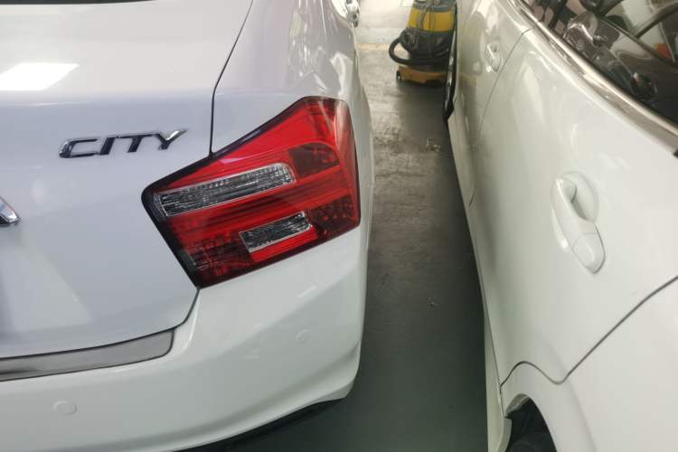 Used Honda City Classic 2014 Style 1.5L Automatic Elite Edition Right Rear Taillight