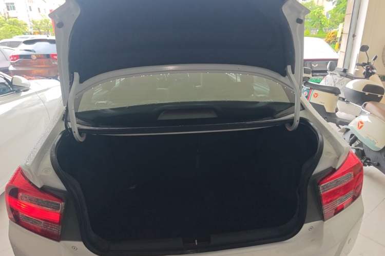 Used Honda City Classic 2014 Style 1.5L Automatic Elite Edition Trunk
