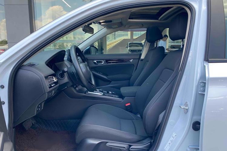 Used Honda Civic 2023 2.0L eHEV Pioneer Edition Left Front Seat