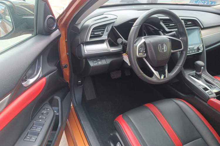 Used Honda Civic 2016 220TURBO CVT Luxury Edition Driver Seat