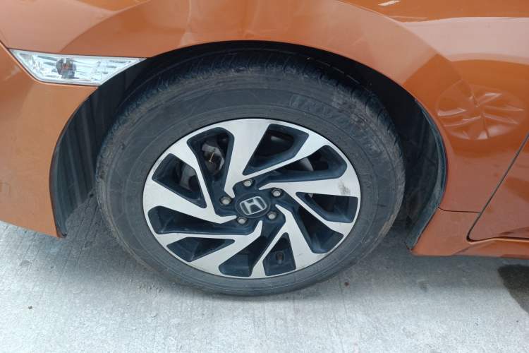 Used Honda Civic 2016 220TURBO CVT Luxury Edition Left Front Wheel Hub
