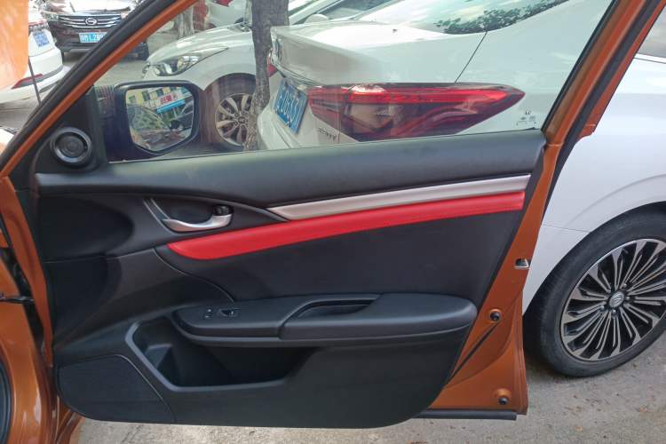 Used Honda Civic 2016 220TURBO CVT Luxury Edition Right Front Door Interior