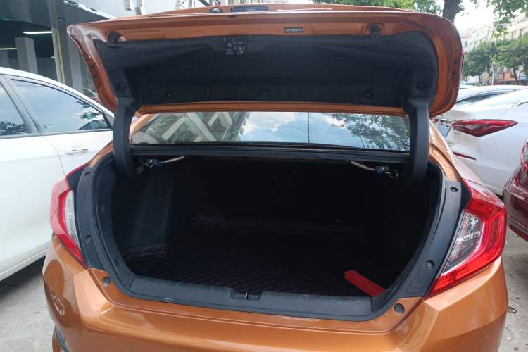 Used Honda Civic 2016 220TURBO CVT Luxury Edition Trunk