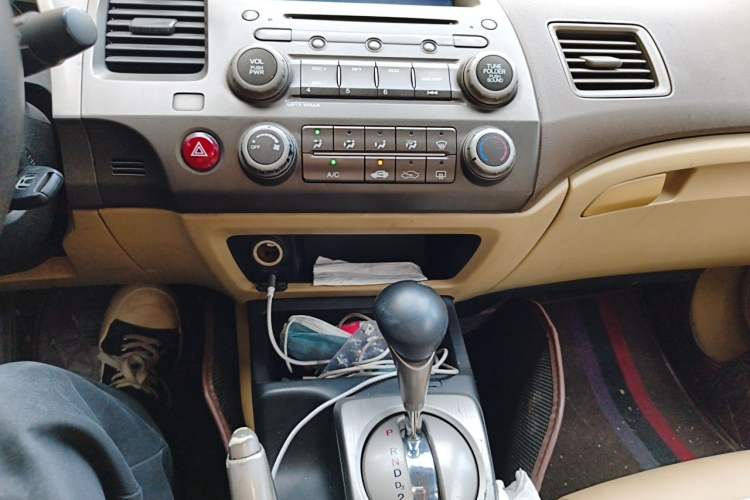 Used Honda Civic 2006 1.8L Automatic Classic Edition Audio And AC Panel