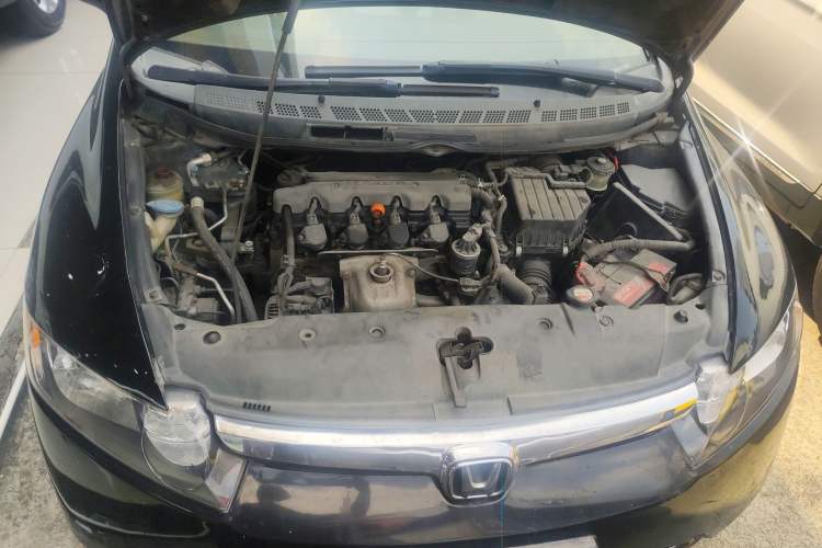 Used Honda Civic 2006 1.8L Automatic Luxury Edition Engine Bay