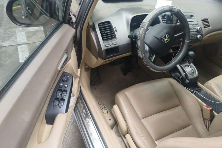 Used Honda Civic 2006 1.8L Automatic Classic Edition Driver Seat