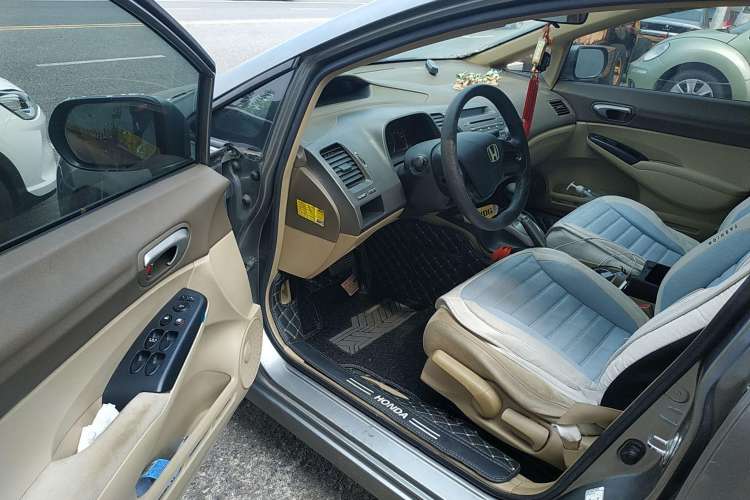 Used Honda Civic 2006 1.8L Automatic Classic Edition Driver Seat
