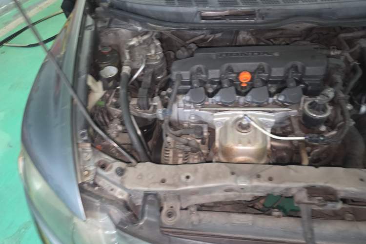 Used Honda Civic 2006 1.8L Automatic Luxury Edition Engine Bay Right