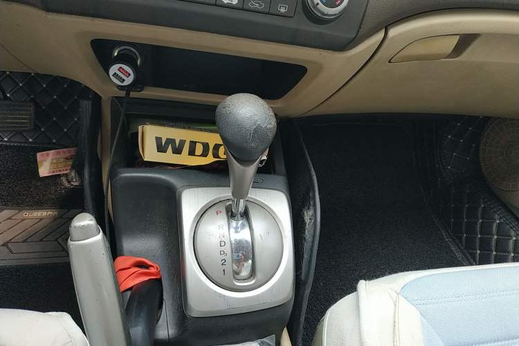 Used Honda Civic 2006 1.8L Automatic Classic Edition Gear Lever
