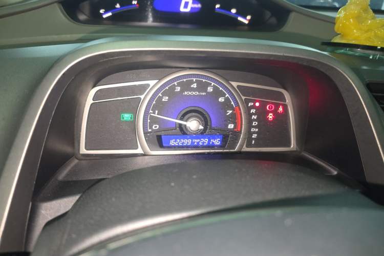 Used Honda Civic 2006 1.8L Automatic Luxury Edition Odometer Close Up