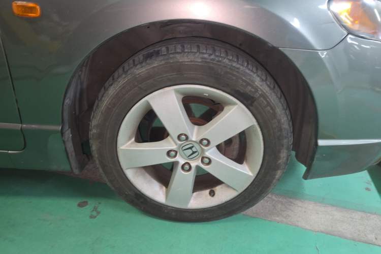 Used Honda Civic 2006 1.8L Automatic Luxury Edition Right Front Wheel Hub
