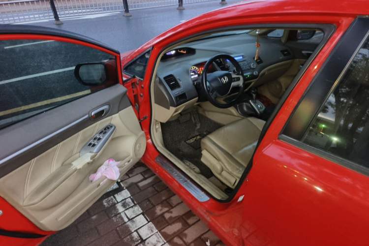 Used Honda Civic 2006 1.8L Automatic Luxury Edition Driver Seat