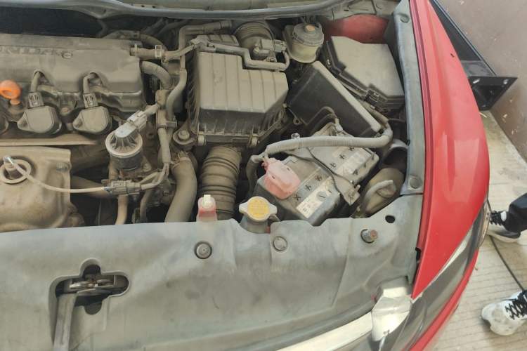 Used Honda Civic 2006 1.8L Automatic Luxury Edition Engine Bay Left