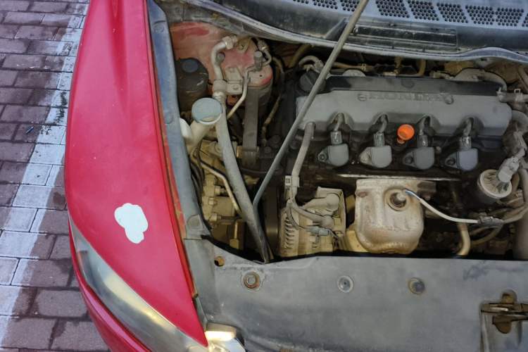 Used Honda Civic 2006 1.8L Automatic Luxury Edition Engine Bay Right