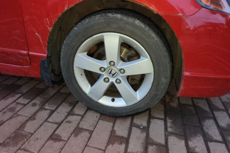 Used Honda Civic 2006 1.8L Automatic Luxury Edition Right Front Wheel Hub
