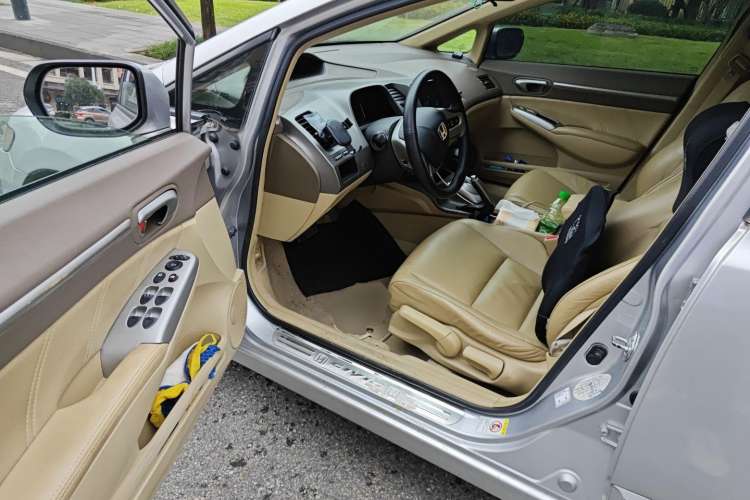 Used Honda Civic 2006 1.8L Automatic Luxury Edition Driver Seat