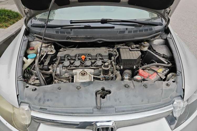 Used Honda Civic 2006 1.8L Automatic Luxury Edition Engine Bay