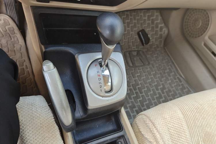 Used Honda Civic 2006 1.8L Automatic Classic Edition Gear Lever