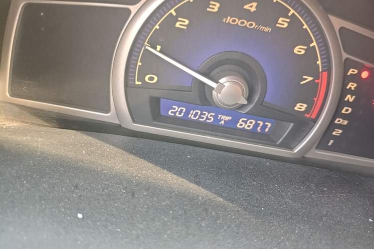 Used Honda Civic 2006 1.8L Automatic Luxury Edition Odometer Close Up