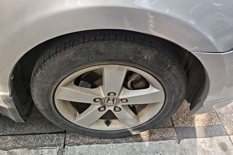 Used Honda Civic 2006 1.8L Automatic Luxury Edition Right Front Wheel Hub