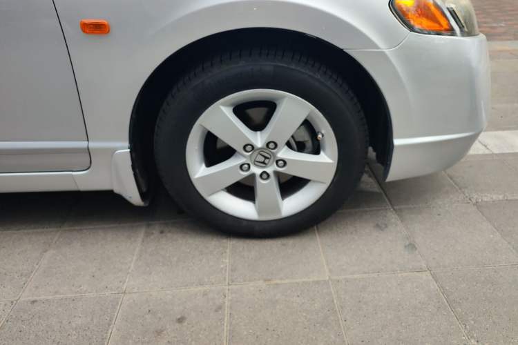 Used Honda Civic 2006 1.8L Automatic Classic Edition Right Front Wheel Hub