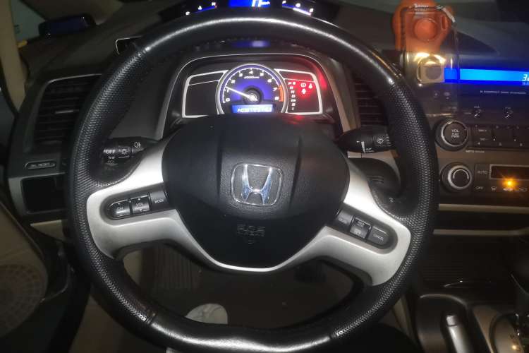 Used Honda Civic 2006 1.8L Automatic Luxury Edition Steering Wheel