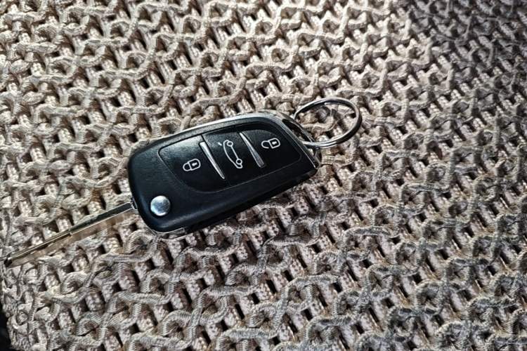 Used Honda Civic 2006 1.8L Automatic Luxury Edition Vehicle Key
