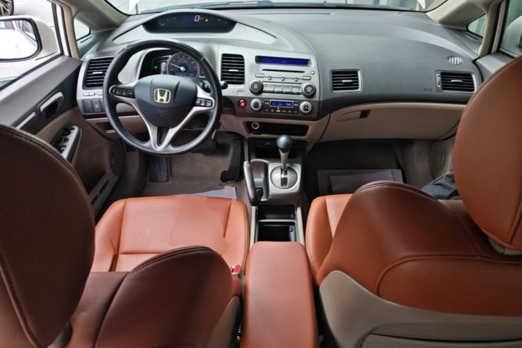 Used Honda Civic 2007 1.3L hybrid version Center Console