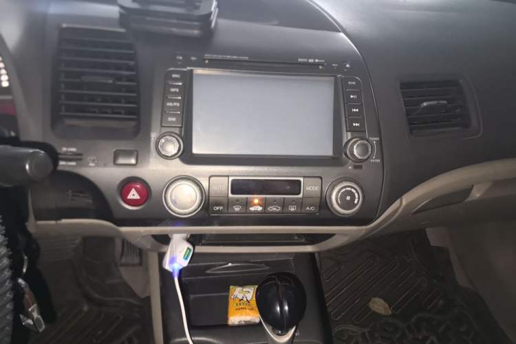 Used Honda Civic 2009 1.8L automatic luxury edition Audio And AC Panel