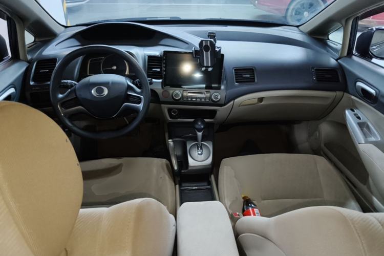 Used Honda Civic 2009 1.8L automatic comfort version Center Console