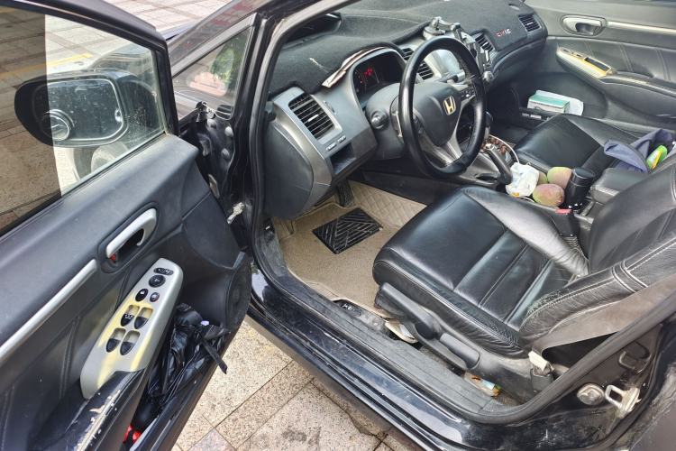 Used Honda Civic 2009 1.8L automatic luxury edition Driver Seat