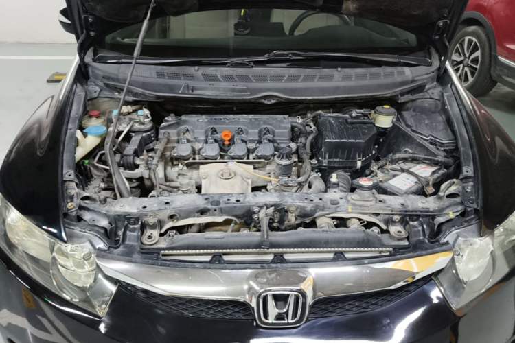Used Honda Civic 2009 1.8L automatic comfort version Engine Bay
