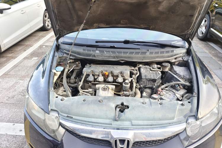 Used Honda Civic 2009 1.8L automatic luxury edition Engine Bay