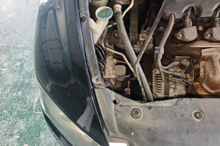 Used Honda Civic 2009 1.8L automatic comfort version Engine Bay Right
