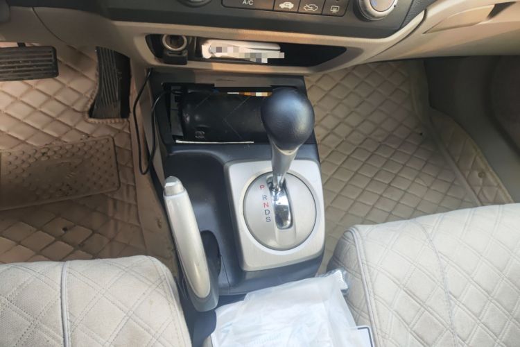 Used Honda Civic 2009 1.8L automatic comfort version Gear Lever