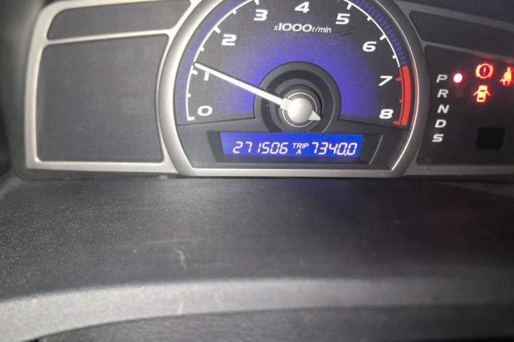 Used Honda Civic 2009 1.8L automatic luxury edition Odometer Close Up