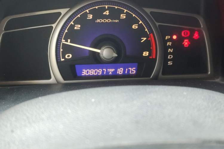 Used Honda Civic 2009 1.8L automatic luxury edition Odometer Close Up