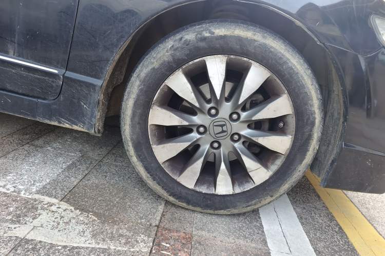 Used Honda Civic 2009 1.8L automatic luxury edition Right Front Wheel Hub