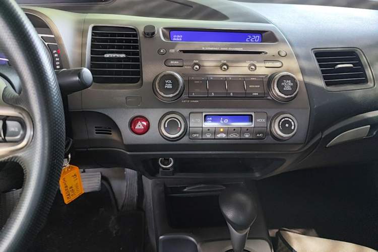 Used Honda Civic 2009 1.8L automatic luxury edition Audio And AC Panel